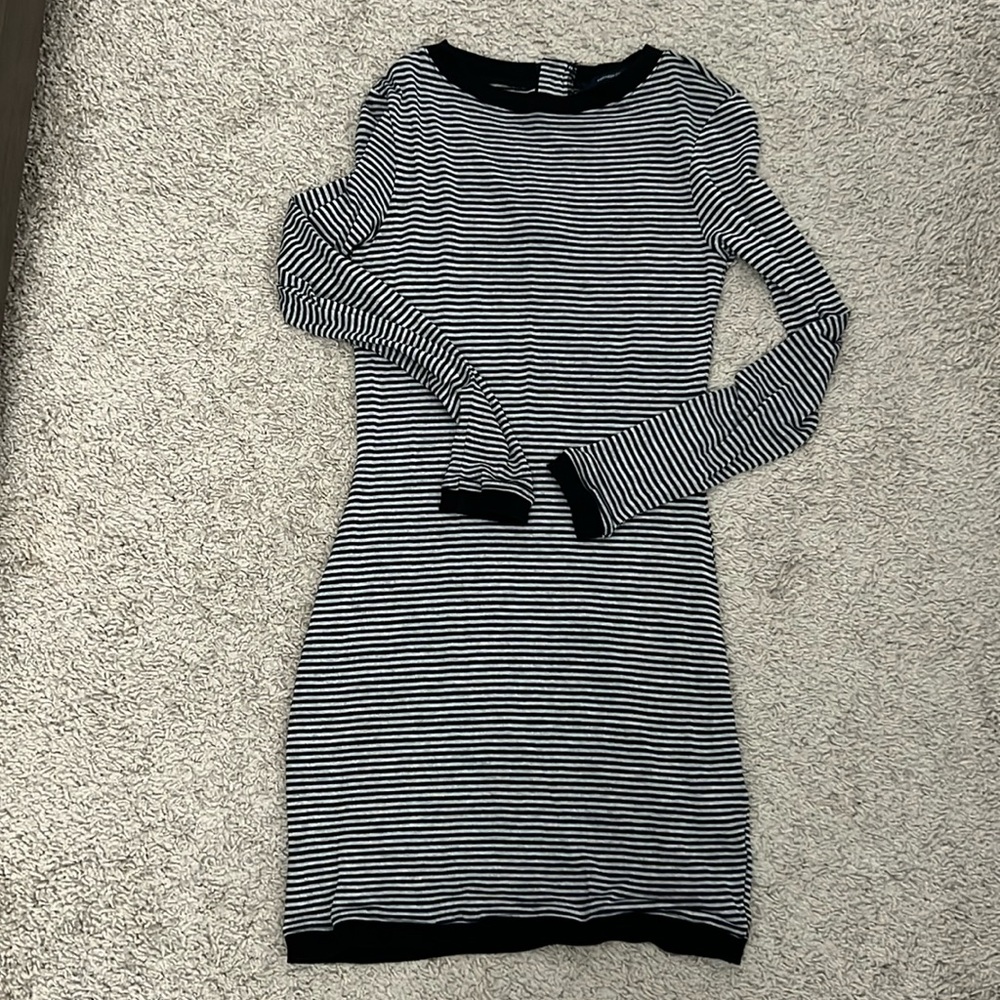 Size 0 stripped long sleeve dress